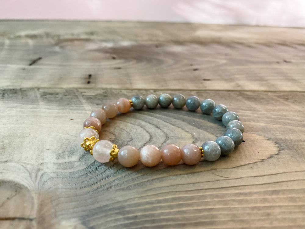 
            
                Load image into Gallery viewer, Peach Moonstone, Labradorite, and Rose Quartz Crystal Bracelet
            
        